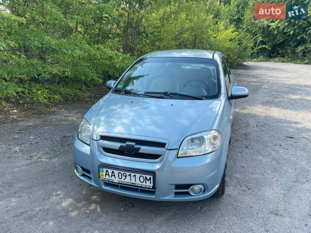 Синій Шевроле Авео, об'ємом двигуна 1.6 л та пробігом 200 тис. км за 3750 $, фото 1 на Automoto.ua