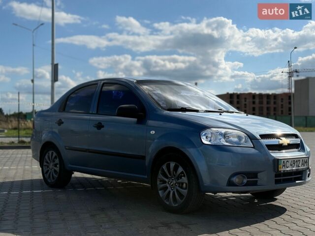 Синий Шевроле Авео, объемом двигателя 1.5 л и пробегом 156 тыс. км за 4200 $, фото 1 на Automoto.ua