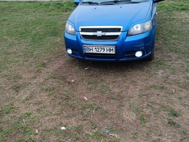Синій Шевроле Авео, об'ємом двигуна 1.5 л та пробігом 300 тис. км за 2500 $, фото 1 на Automoto.ua