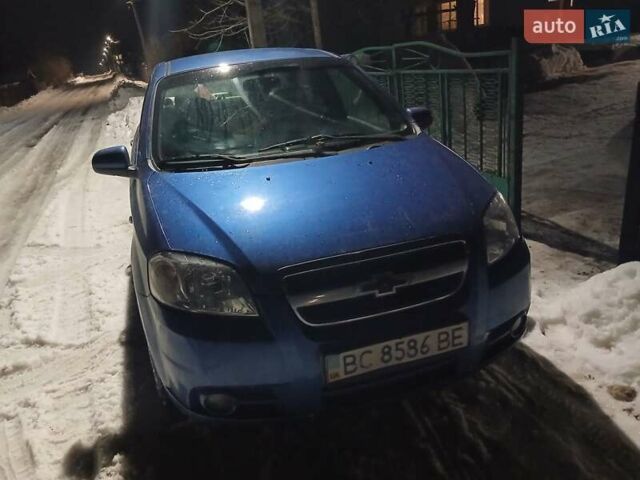 Синий Шевроле Авео, объемом двигателя 1.5 л и пробегом 320 тыс. км за 2250 $, фото 1 на Automoto.ua