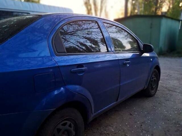 Синий Шевроле Авео, объемом двигателя 1.5 л и пробегом 300 тыс. км за 2950 $, фото 1 на Automoto.ua