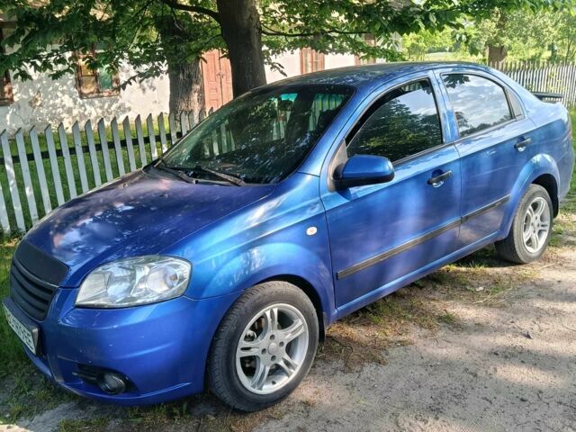 Синій Шевроле Авео, об'ємом двигуна 1.5 л та пробігом 300 тис. км за 2800 $, фото 1 на Automoto.ua