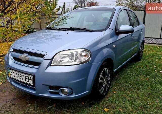 Синий Шевроле Авео, объемом двигателя 1.6 л и пробегом 312 тыс. км за 2600 $, фото 1 на Automoto.ua