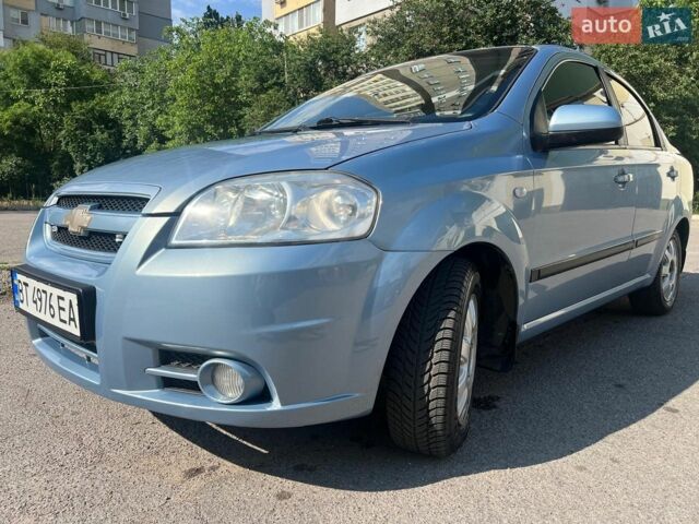 Синий Шевроле Авео, объемом двигателя 1.6 л и пробегом 80 тыс. км за 5650 $, фото 1 на Automoto.ua