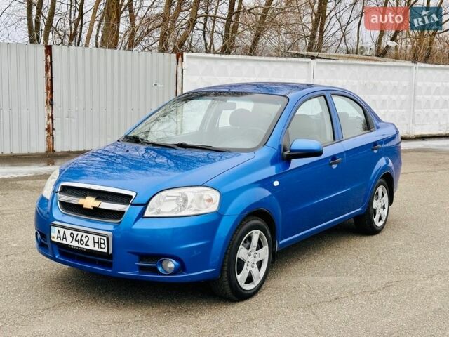 Синий Шевроле Авео, объемом двигателя 0 л и пробегом 103 тыс. км за 4950 $, фото 1 на Automoto.ua