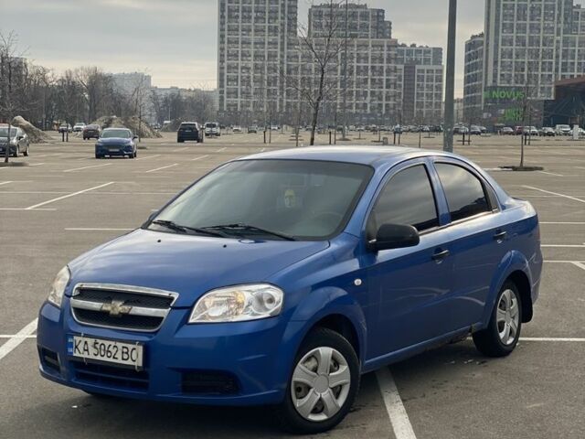 Синий Шевроле Авео, объемом двигателя 1.5 л и пробегом 329 тыс. км за 2800 $, фото 1 на Automoto.ua