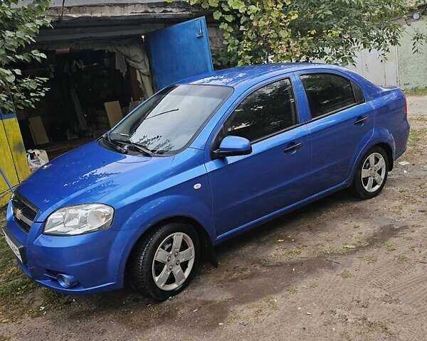 Синий Шевроле Авео, объемом двигателя 1.5 л и пробегом 200 тыс. км за 4800 $, фото 1 на Automoto.ua