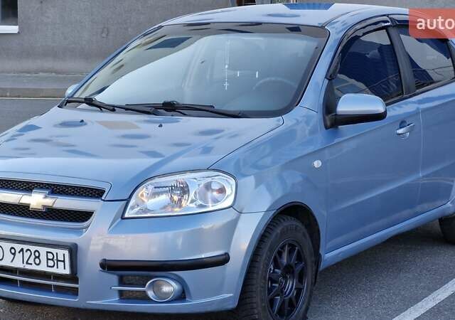 Синий Шевроле Авео, объемом двигателя 1.6 л и пробегом 211 тыс. км за 3999 $, фото 1 на Automoto.ua