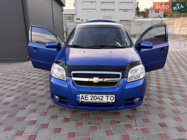 Синий Шевроле Авео, объемом двигателя 1.5 л и пробегом 205 тыс. км за 4200 $, фото 1 на Automoto.ua