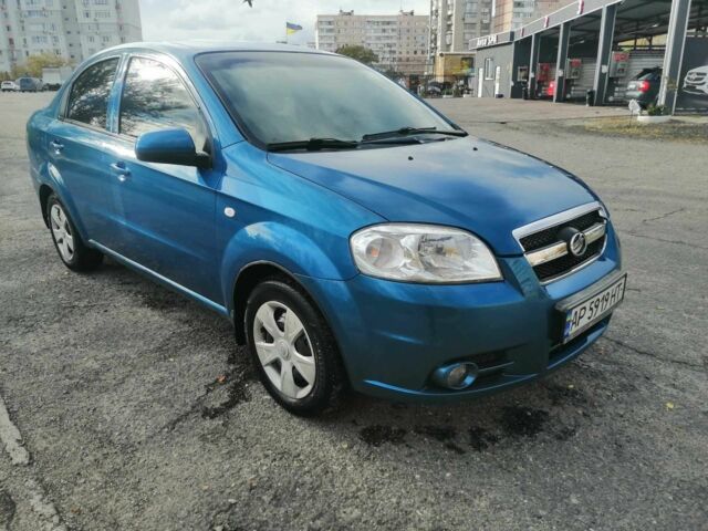 Синий Шевроле Авео, объемом двигателя 1.5 л и пробегом 150 тыс. км за 4500 $, фото 1 на Automoto.ua