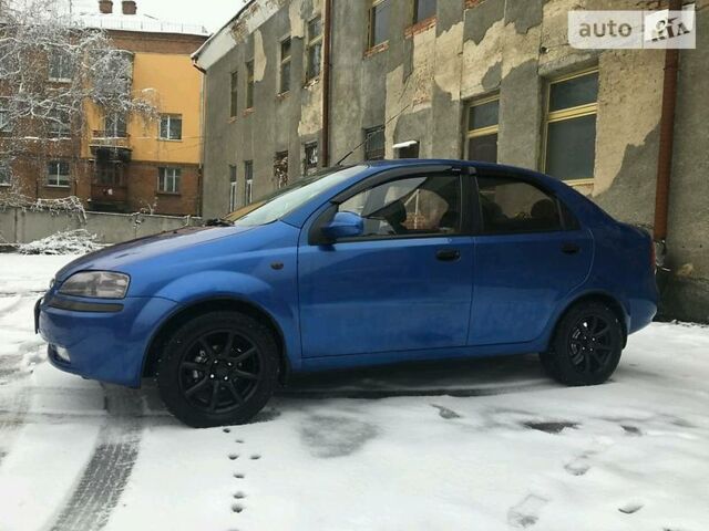 Синій Шевроле Авео, об'ємом двигуна 1.5 л та пробігом 190 тис. км за 4200 $, фото 1 на Automoto.ua