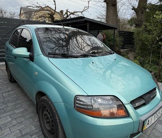 Зеленый Шевроле Авео, объемом двигателя 1.5 л и пробегом 350 тыс. км за 2000 $, фото 1 на Automoto.ua