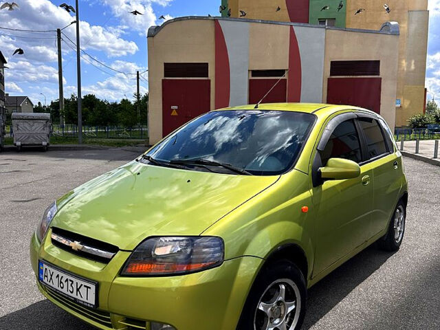 Зеленый Шевроле Авео, объемом двигателя 1.5 л и пробегом 350 тыс. км за 3100 $, фото 1 на Automoto.ua