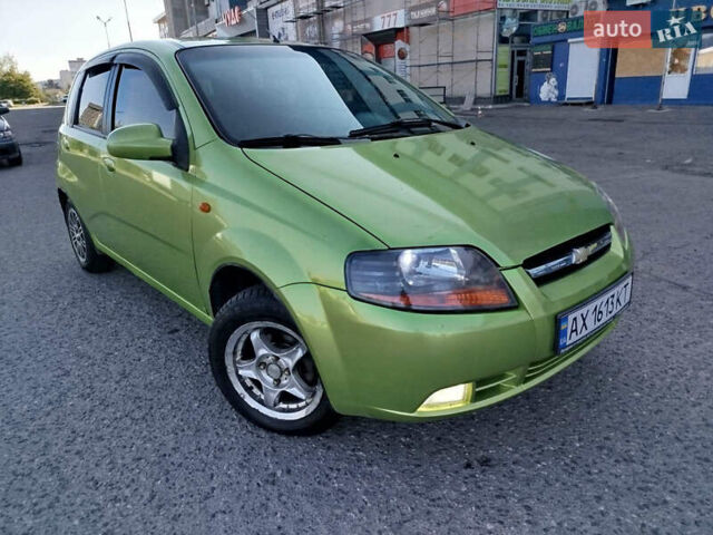 Зеленый Шевроле Авео, объемом двигателя 1.5 л и пробегом 350 тыс. км за 2200 $, фото 1 на Automoto.ua