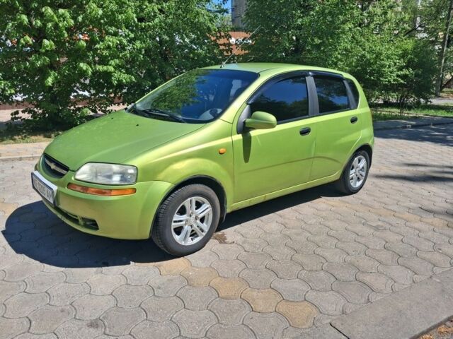 Зеленый Шевроле Авео, объемом двигателя 1.5 л и пробегом 230 тыс. км за 2500 $, фото 1 на Automoto.ua