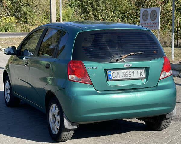 Зеленый Шевроле Авео, объемом двигателя 1.5 л и пробегом 270 тыс. км за 2000 $, фото 1 на Automoto.ua