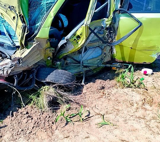 Зеленый Шевроле Авео, объемом двигателя 1.5 л и пробегом 269 тыс. км за 400 $, фото 1 на Automoto.ua