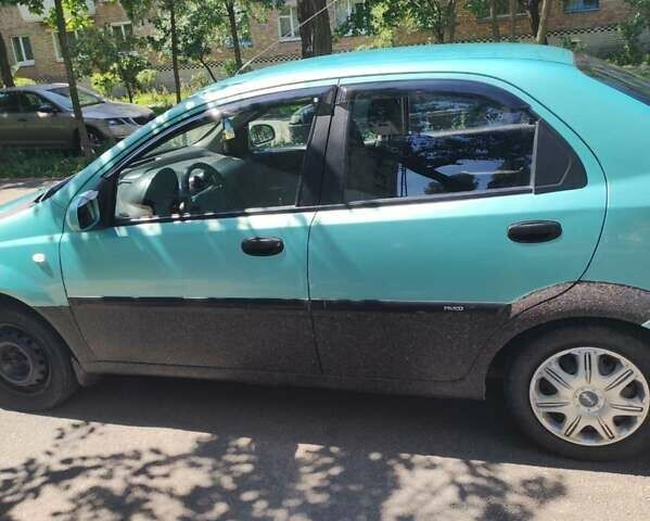 Зеленый Шевроле Авео, объемом двигателя 1.5 л и пробегом 347 тыс. км за 2200 $, фото 1 на Automoto.ua