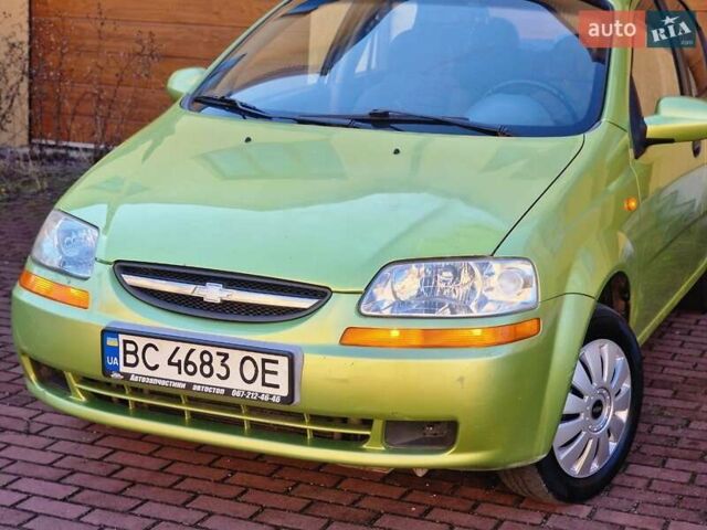 Зеленый Шевроле Авео, объемом двигателя 1.5 л и пробегом 223 тыс. км за 1850 $, фото 1 на Automoto.ua