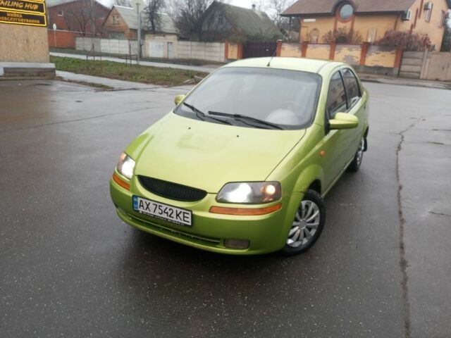 Зеленый Шевроле Авео, объемом двигателя 1.5 л и пробегом 215 тыс. км за 1700 $, фото 1 на Automoto.ua