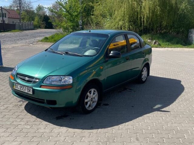 Зеленый Шевроле Авео, объемом двигателя 1.5 л и пробегом 250 тыс. км за 2350 $, фото 1 на Automoto.ua