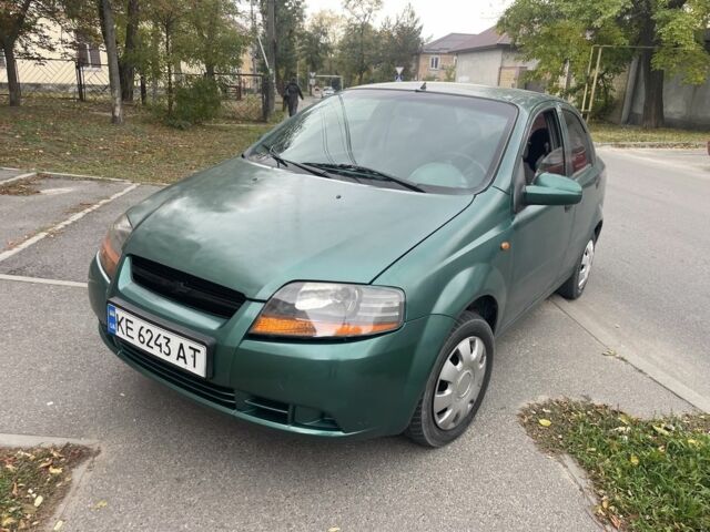 Зеленый Шевроле Авео, объемом двигателя 1.5 л и пробегом 10 тыс. км за 2000 $, фото 1 на Automoto.ua