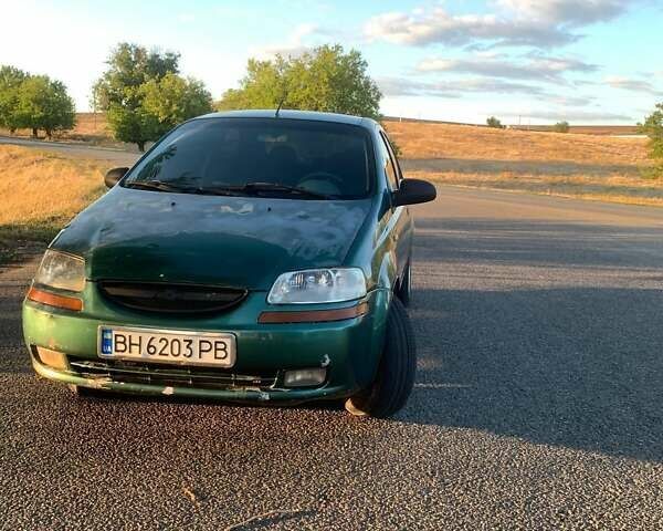 Зеленый Шевроле Авео, объемом двигателя 1.6 л и пробегом 200 тыс. км за 1850 $, фото 1 на Automoto.ua