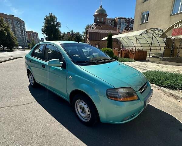 Зеленый Шевроле Авео, объемом двигателя 1.5 л и пробегом 159 тыс. км за 3800 $, фото 1 на Automoto.ua