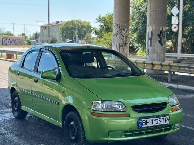 Зеленый Шевроле Авео, объемом двигателя 1.5 л и пробегом 280 тыс. км за 1800 $, фото 1 на Automoto.ua