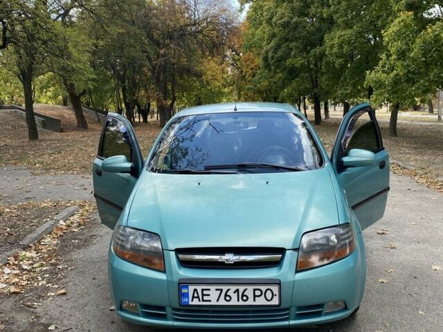 Зеленый Шевроле Авео, объемом двигателя 1.5 л и пробегом 195 тыс. км за 3500 $, фото 1 на Automoto.ua