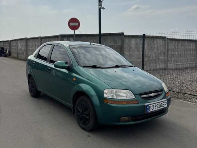 Зеленый Шевроле Авео, объемом двигателя 1.5 л и пробегом 240 тыс. км за 2600 $, фото 1 на Automoto.ua