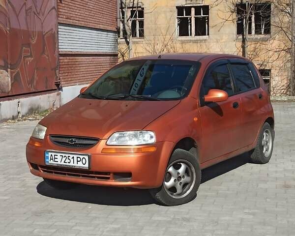 Оранжевый Шевроле Авео, объемом двигателя 1.5 л и пробегом 220 тыс. км за 2500 $, фото 1 на Automoto.ua