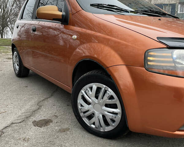 Помаранчевий Шевроле Авео, об'ємом двигуна 1.5 л та пробігом 240 тис. км за 2700 $, фото 1 на Automoto.ua