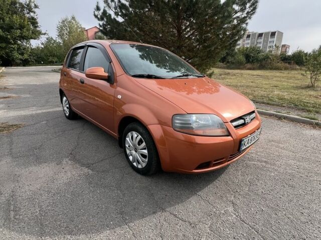 Помаранчевий Шевроле Авео, об'ємом двигуна 1.5 л та пробігом 202 тис. км за 3250 $, фото 1 на Automoto.ua