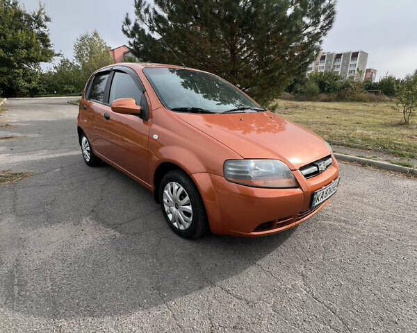 Оранжевый Шевроле Авео, объемом двигателя 1.5 л и пробегом 202 тыс. км за 3400 $, фото 1 на Automoto.ua