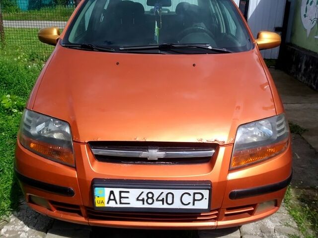 Оранжевый Шевроле Авео, объемом двигателя 1.5 л и пробегом 250 тыс. км за 2600 $, фото 1 на Automoto.ua