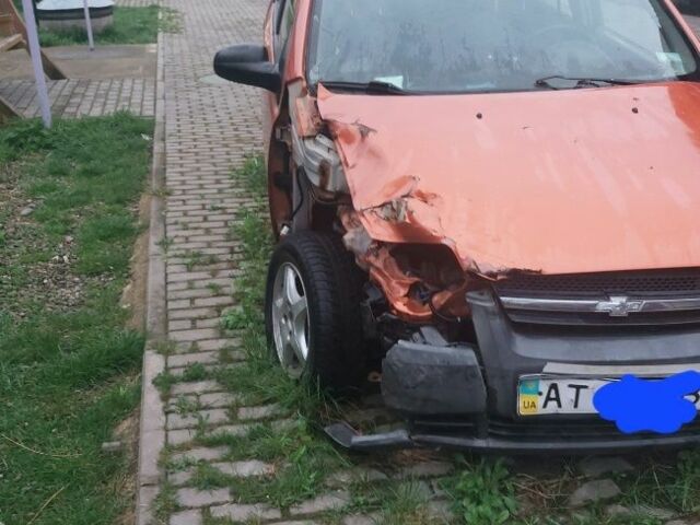 Помаранчевий Шевроле Авео, об'ємом двигуна 0 л та пробігом 200 тис. км за 1000 $, фото 1 на Automoto.ua