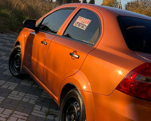 Оранжевый Шевроле Авео, объемом двигателя 1.5 л и пробегом 248 тыс. км за 3500 $, фото 1 на Automoto.ua