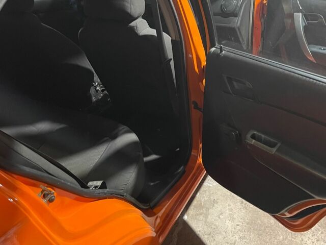 Помаранчевий Шевроле Авео, об'ємом двигуна 1.5 л та пробігом 400 тис. км за 2200 $, фото 1 на Automoto.ua