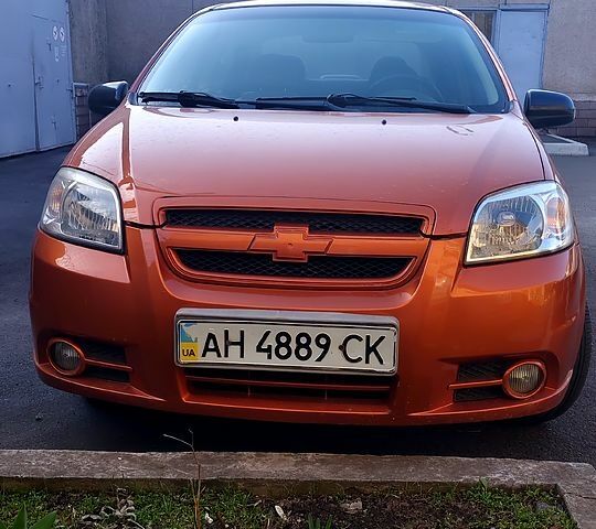 Оранжевый Шевроле Авео, объемом двигателя 1.6 л и пробегом 150 тыс. км за 2700 $, фото 1 на Automoto.ua