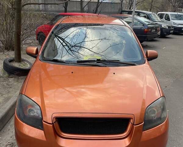 Оранжевый Шевроле Авео, объемом двигателя 1.6 л и пробегом 270 тыс. км за 2900 $, фото 1 на Automoto.ua