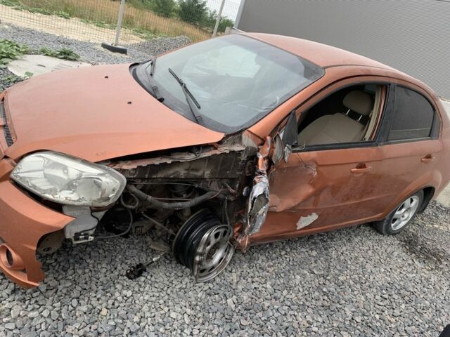 Оранжевый Шевроле Авео, объемом двигателя 1.6 л и пробегом 207 тыс. км за 850 $, фото 1 на Automoto.ua