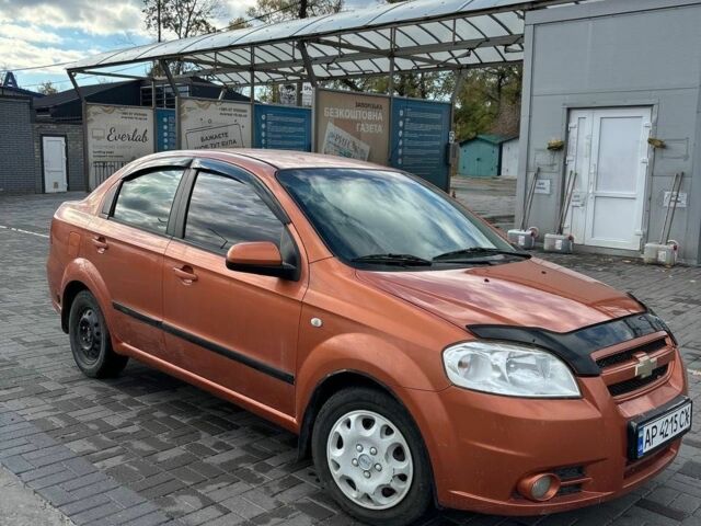Оранжевый Шевроле Авео, объемом двигателя 1.6 л и пробегом 203 тыс. км за 3700 $, фото 1 на Automoto.ua