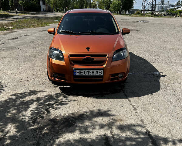 Оранжевый Шевроле Авео, объемом двигателя 1.6 л и пробегом 198 тыс. км за 4700 $, фото 1 на Automoto.ua