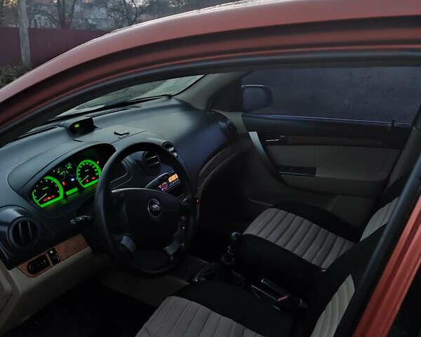 Оранжевый Шевроле Авео, объемом двигателя 1.6 л и пробегом 136 тыс. км за 4100 $, фото 1 на Automoto.ua