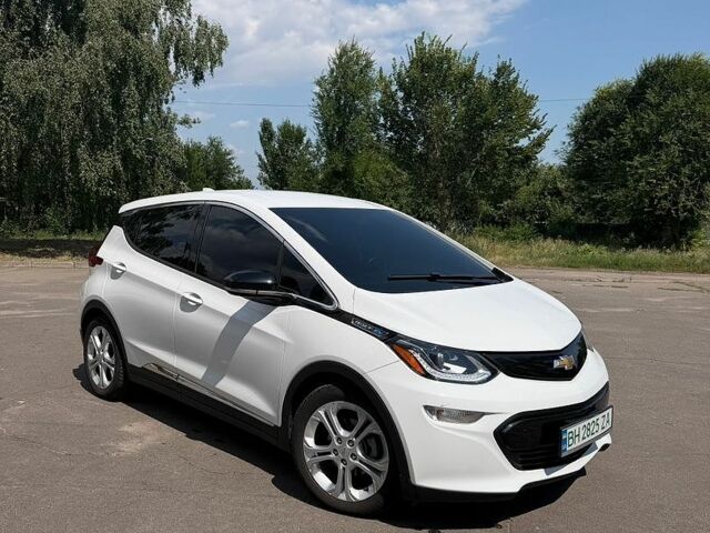 Белый Шевроле Bolt EV, объемом двигателя 0 л и пробегом 142 тыс. км за 13700 $, фото 1 на Automoto.ua
