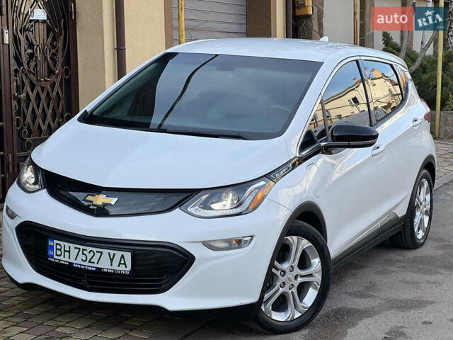 Белый Шевроле Bolt EV, объемом двигателя 0 л и пробегом 117 тыс. км за 14300 $, фото 1 на Automoto.ua