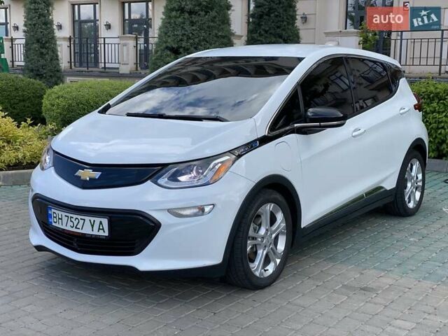 Белый Шевроле Bolt EV, объемом двигателя 0 л и пробегом 125 тыс. км за 15700 $, фото 1 на Automoto.ua