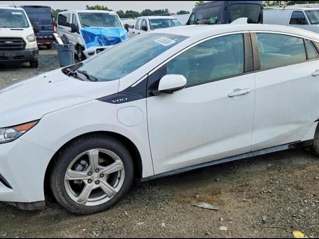 Белый Шевроле Bolt EV, объемом двигателя 1.5 л и пробегом 149 тыс. км за 10500 $, фото 1 на Automoto.ua