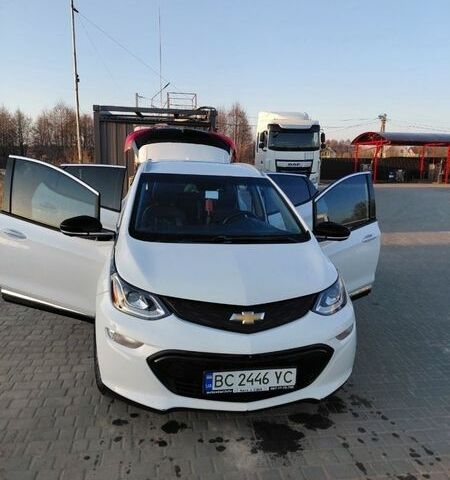 Белый Шевроле Bolt EV, объемом двигателя 0 л и пробегом 175 тыс. км за 14200 $, фото 1 на Automoto.ua